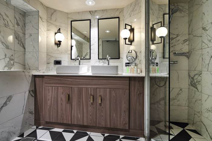 Marella Cruises Marella Discovery Grand Suite ©Pippa Davies 4.jpeg